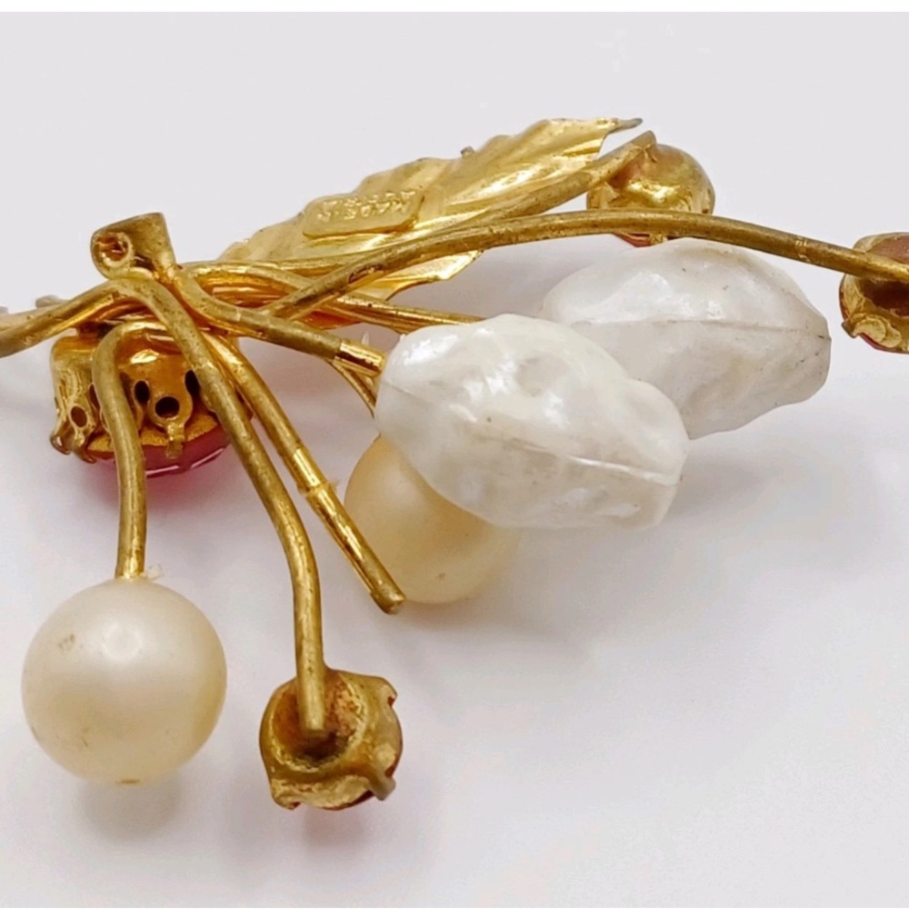 Rare Vintage Gold Unique Austrian Pearls and Gemstone Broach - Picture 6 of 6